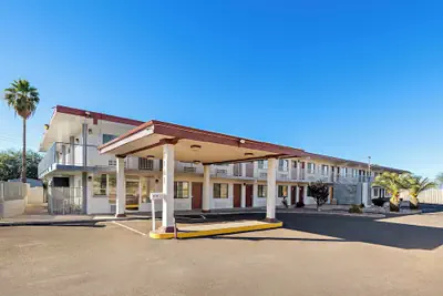 Photo 2 - Red Roof Inn Tucson – Vail