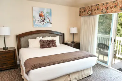 Photo 5 - Bluebird Inn