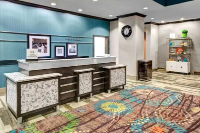 Photo 4 - Hampton Inn & Suites by Hilton Atlanta Perimeter Dunwoody