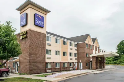 Photo 2 - Sleep Inn & Suites Pittsburgh Airport