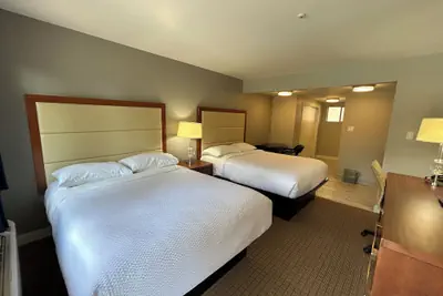Photo 3 - Hillside Inn