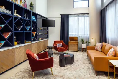 Photo 2 - Hotel Indigo Austin Downtown - University by IHG