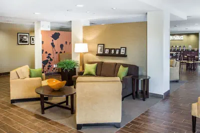 Photo 2 - MainStay Suites Cartersville - Emerson Lake Point