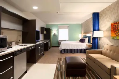 Photo 4 - Home2 Suites by Hilton Anchorage / Midtown