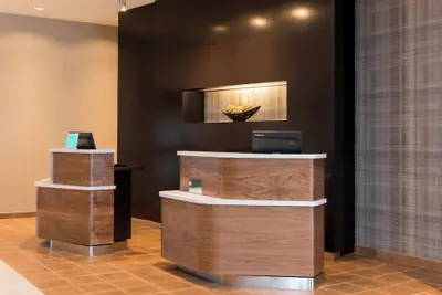 Photo 4 - Courtyard by Marriott Holland Downtown