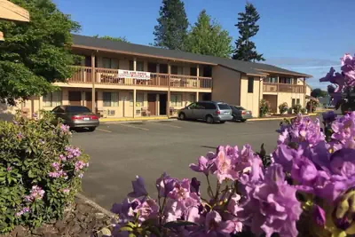 Photo 2 - Centralia Inn