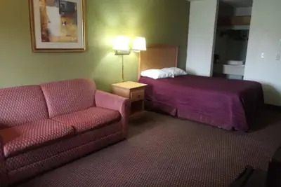 Photo 4 - Centralia Inn