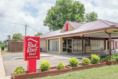Photo 2 - Red Roof Inn Starkville - University