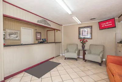 Photo 3 - Red Roof Inn Starkville - University