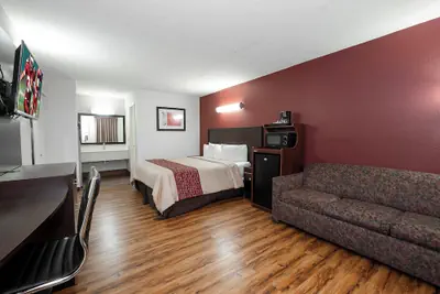 Photo 4 - Red Roof Inn Starkville - University