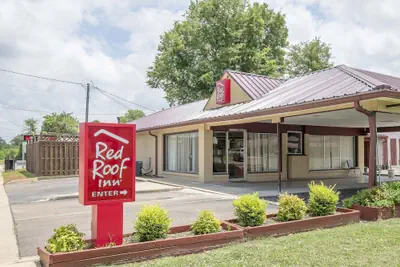 Photo 2 - Red Roof Inn Starkville - University