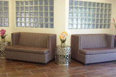 Photo 3 - SureStay Plus Hotel by Best Western Sacramento Cal Expo