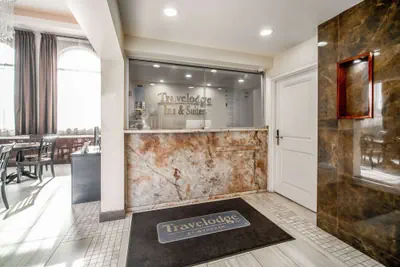 Photo 4 - Travelodge Inn & Suites by Wyndham Bell Los Angeles Area