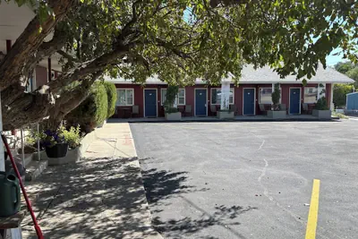 Photo 2 - Big Horn Motel