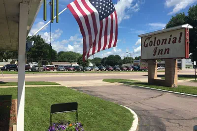 Photo 2 - Colonial Inn Extended Stay By OYO New Ulm