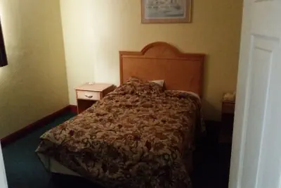 Photo 4 - Economy Inn Antioch