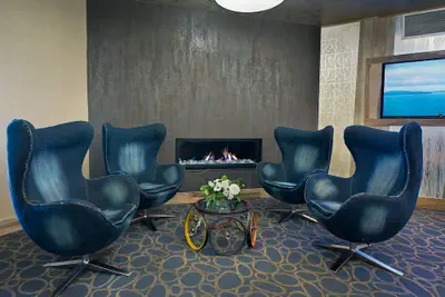 Photo 3 - Oxford Suites Bellingham