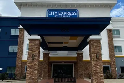 Photo 2 - City Express by Marriott Spring