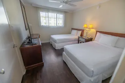 Photo 5 - Cal Mar Hotel Suites