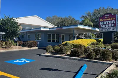 Photo 2 - Brandon Motor Lodge