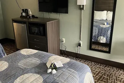 Photo 4 - Brandon Motor Lodge