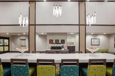 Photo 5 - Hampton Inn & Suites Sioux City South