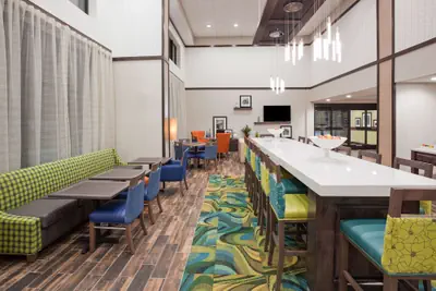Photo 2 - Hampton Inn & Suites Sioux City South