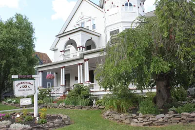Photo 2 - Victorian Charm Inn