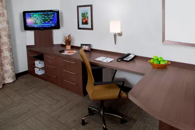 Photo 3 - Candlewood Suites Bay City by IHG