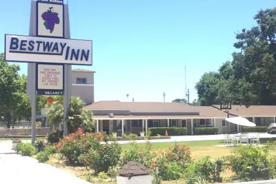 Photo 2 - Best Way Inn