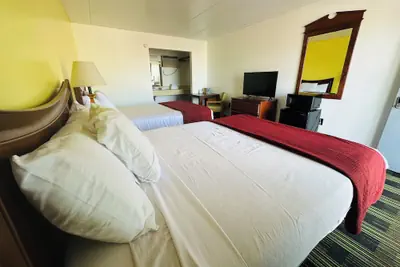 Photo 2 - Quality Lodge