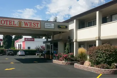 Photo 2 - Motel West