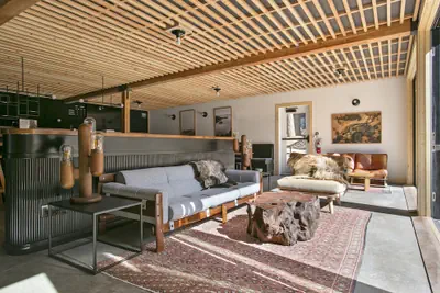 Photo 5 - The Coachman Hotel