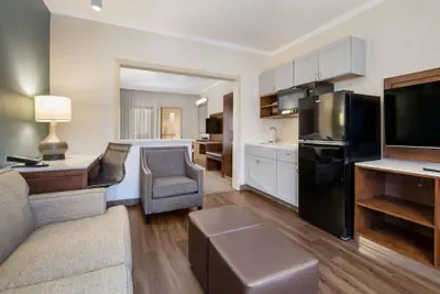 Photo 2 - MainStay Suites John Wayne Airport by Choice Hotels