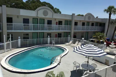 Photo 2 - Budget Inn Cocoa