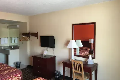 Photo 5 - Budget Inn Cocoa