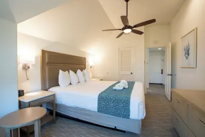Photo 5 - Wave Crest Resort