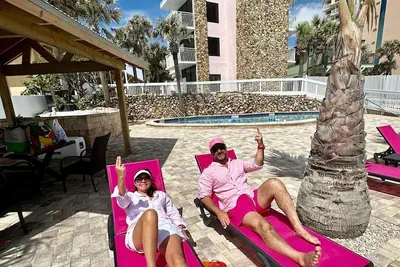 Photo 2 - Flamingo Inn Beachfront