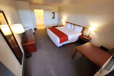Photo 4 - Budget Motel