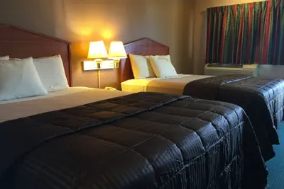 Photo 3 - Budget Inn