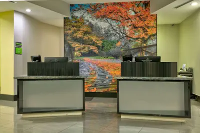 Photo 4 - La Quinta Inn & Suites by Wyndham Lubbock Southwest