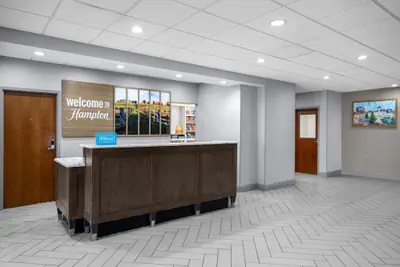 Photo 4 - Hampton Inn Lexington Medical Center