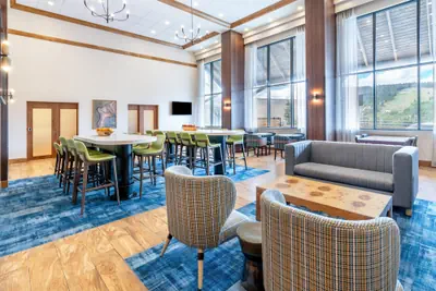 Photo 3 - Hampton Inn & Suites Silverthorne