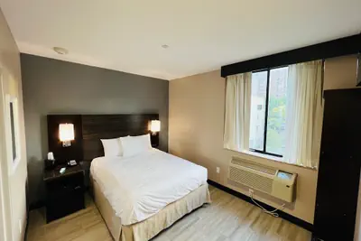 Photo 3 - Rockaway Hotel Brooklyn