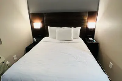 Photo 4 - Rockaway Hotel Brooklyn