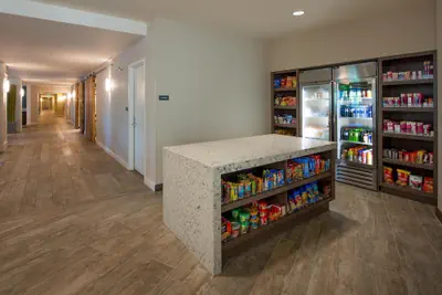 Photo 4 - Hyatt House Naples/5th Avenue