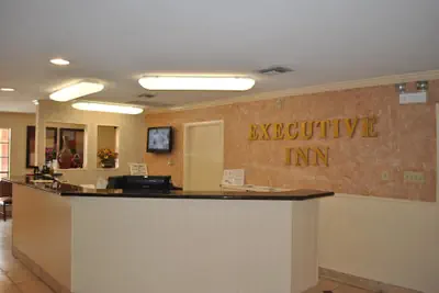 Photo 4 - Executive Inn