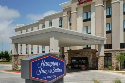 Photo 2 - Hampton Inn & Suites Ardmore