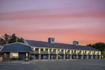 Photo 2 - Yankee Clipper Inn, SureStay Collection by Best Western