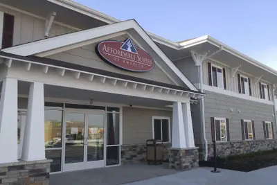 Photo 2 - Affordable Suites of America Portage